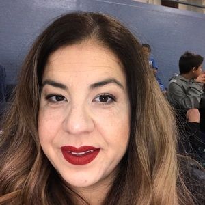 Meet your Posher, Vanessa